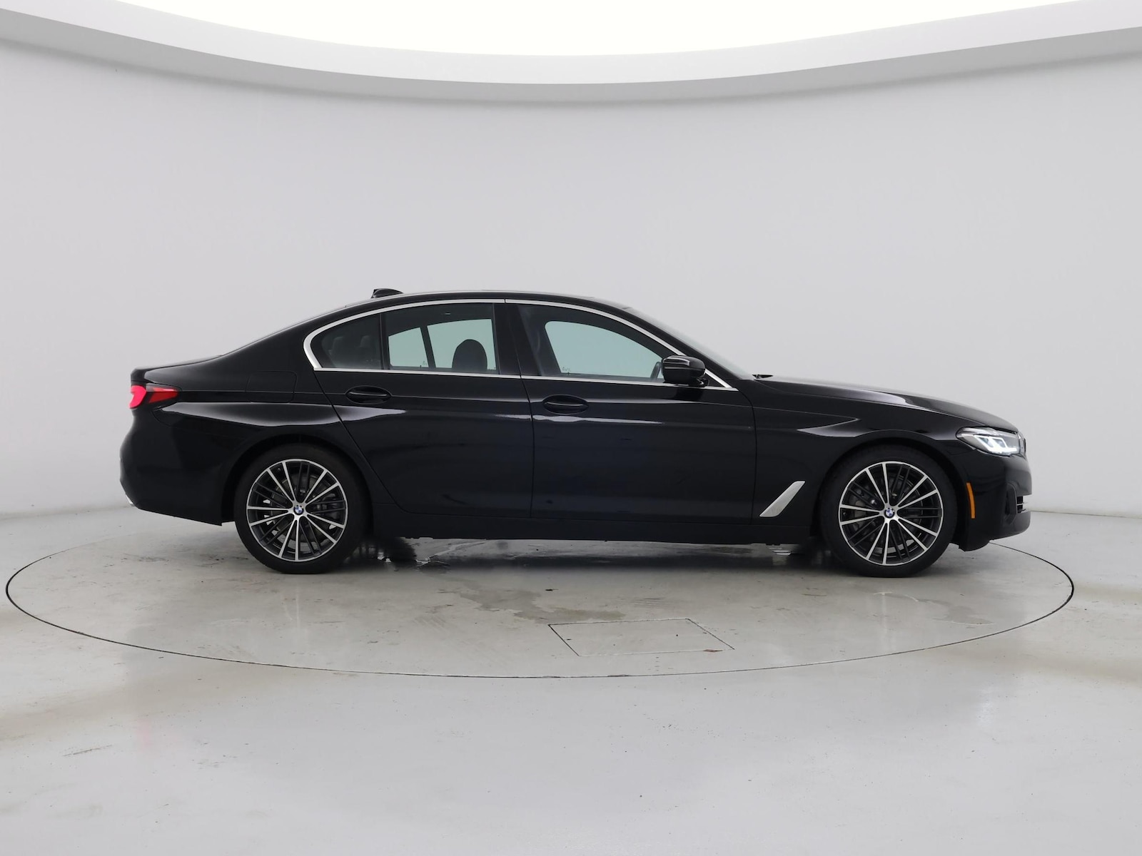 2023 BMW 5 Series 530i - Photo 8