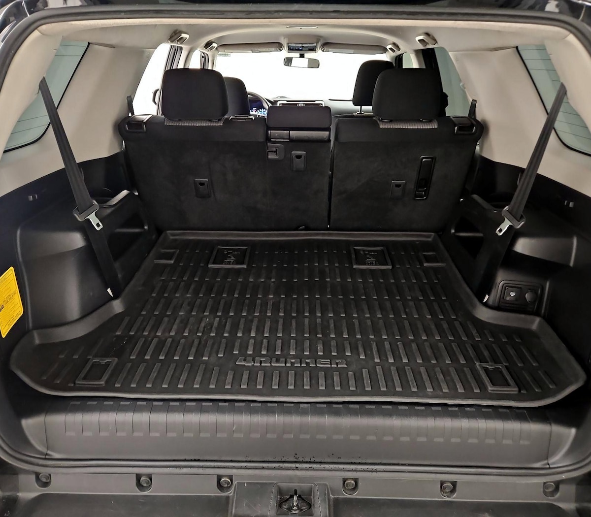 Trunk/Cargo (Seats Up)