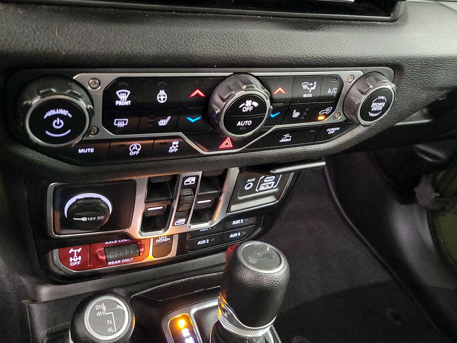 2024 Jeep Wrangler 4-Door Willys - Photo 17