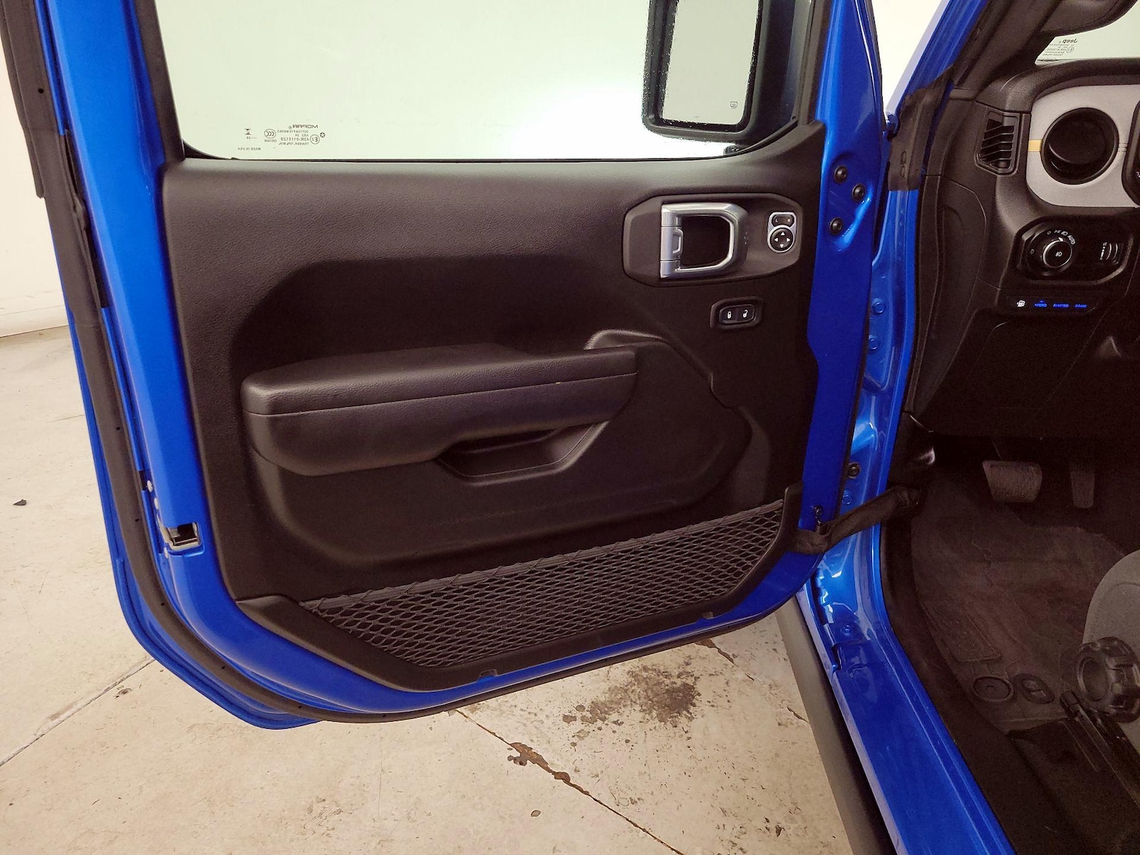2024 Jeep Wrangler 4xe Willys 4XE - Photo 13