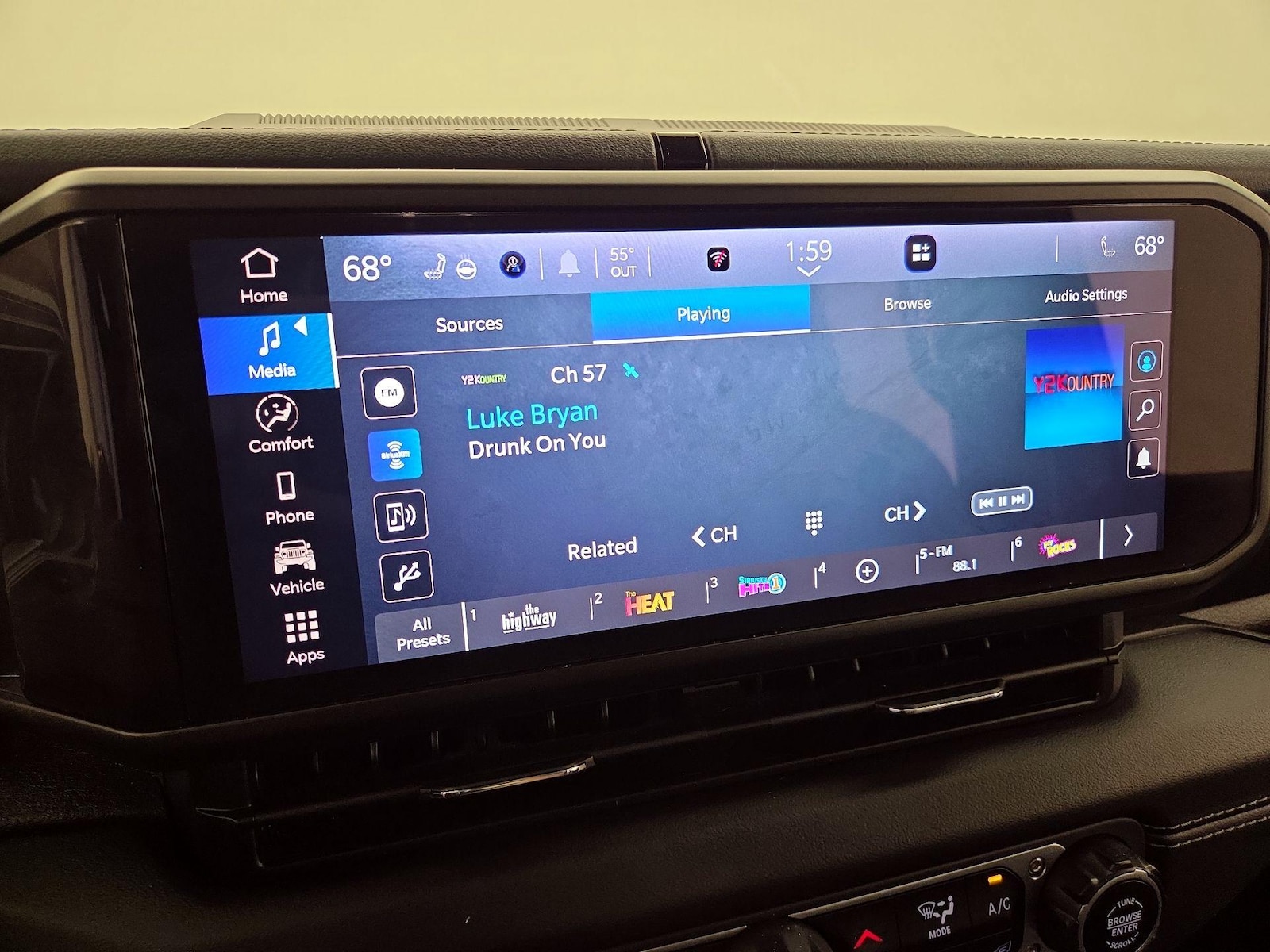 2024 Jeep Wrangler 4xe Sahara 4XE - Photo 16