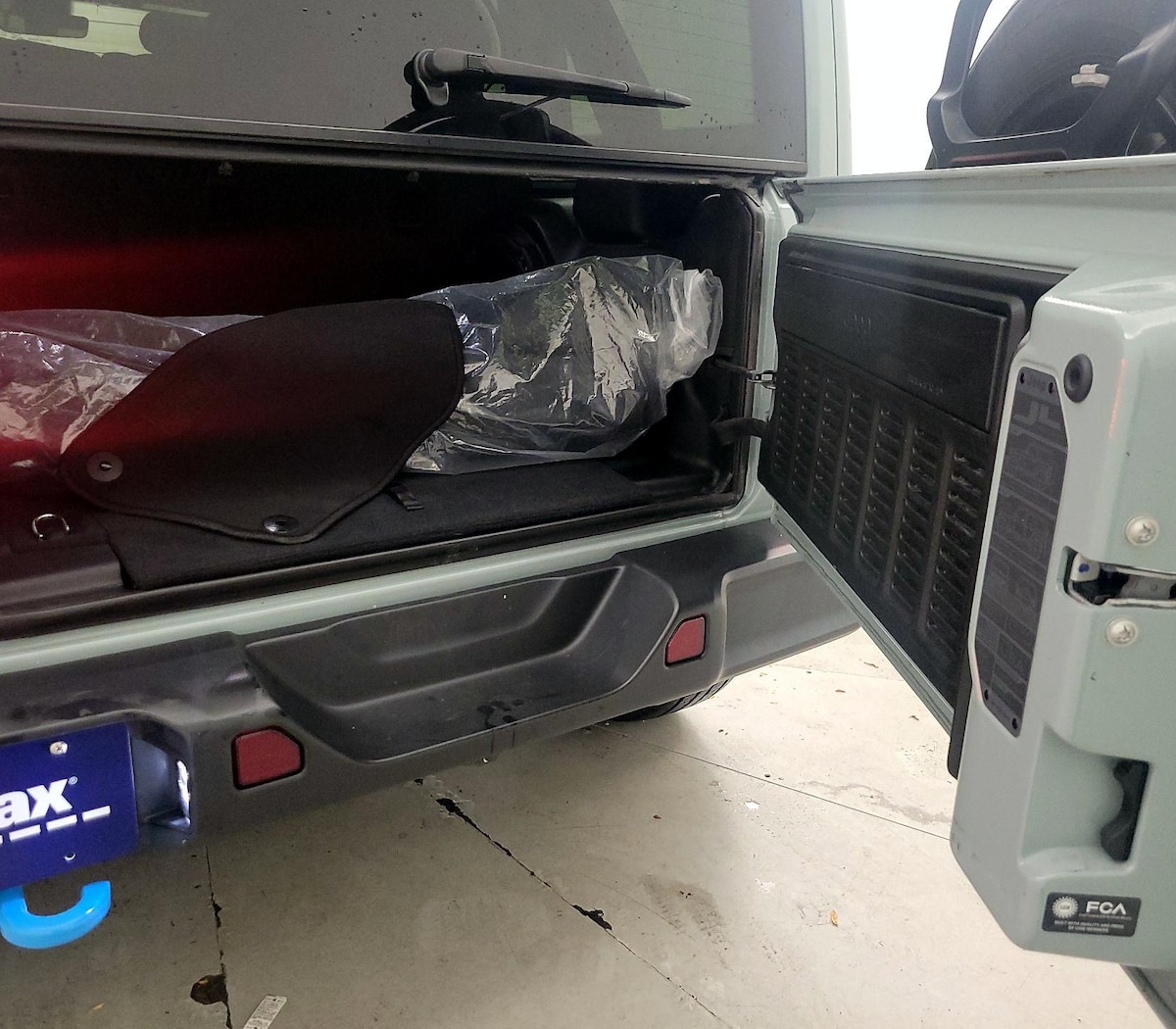 Trunk/Cargo (Seats Up)