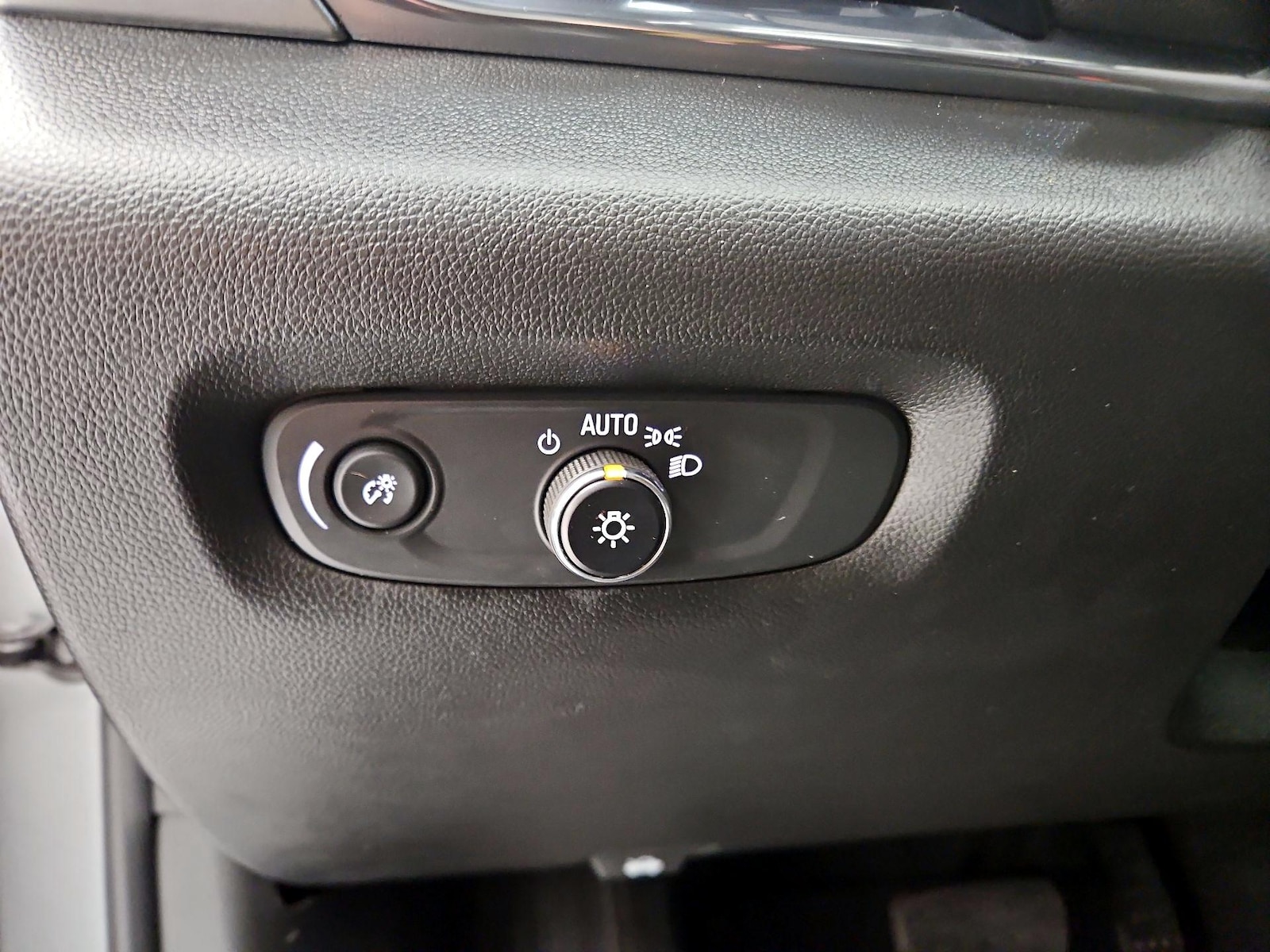 2023 Chevrolet Traverse 3LT - Photo 14