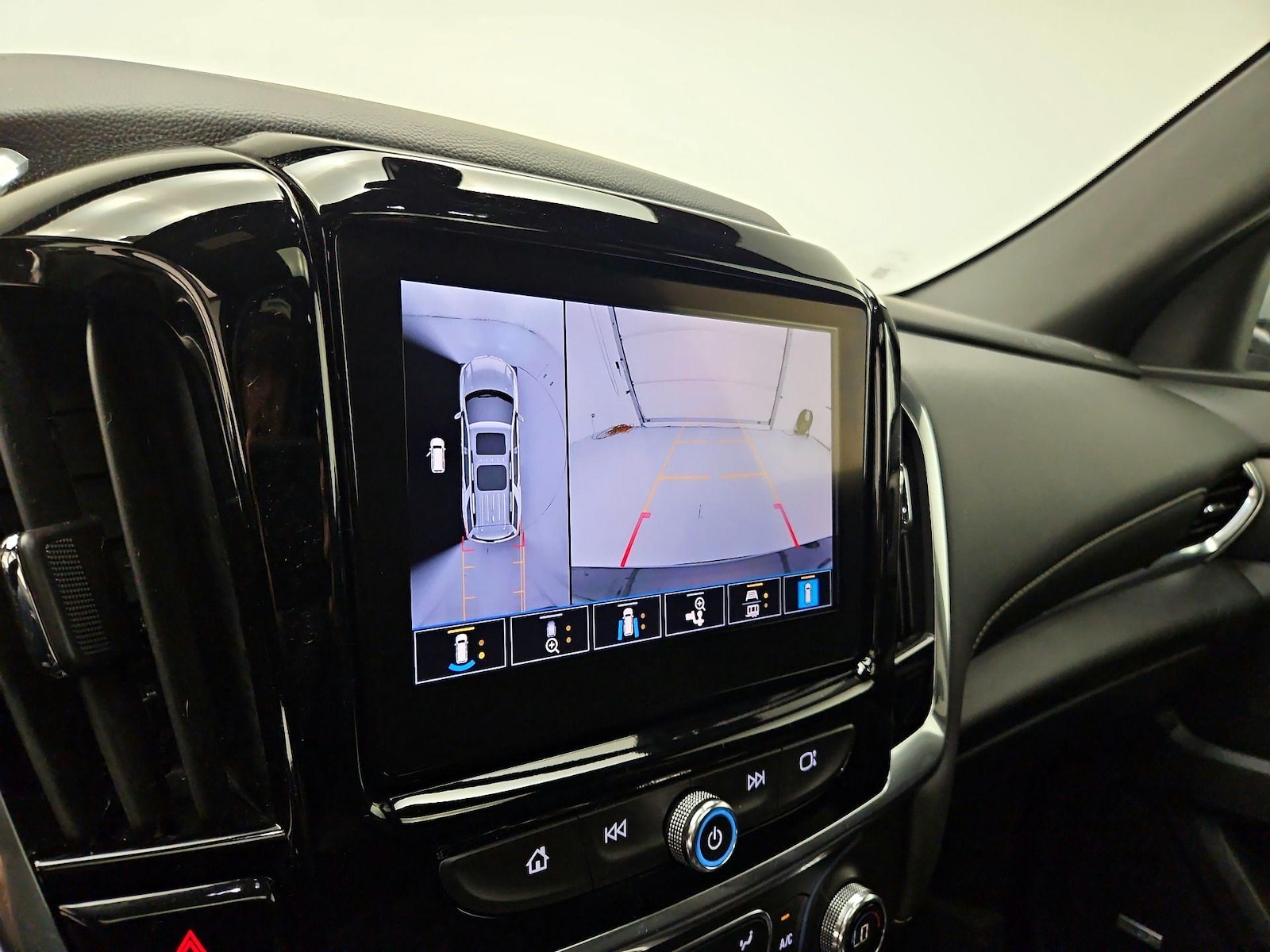 2023 Chevrolet Traverse 3LT - Photo 16