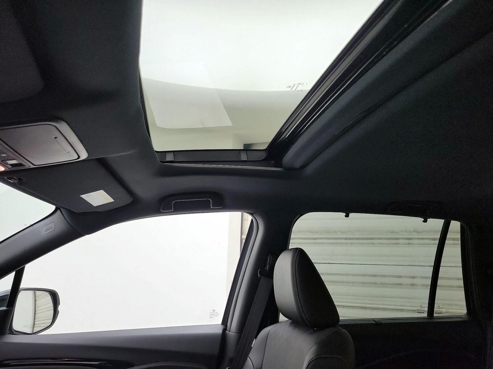Sunroof(s) & Overhead Airbags