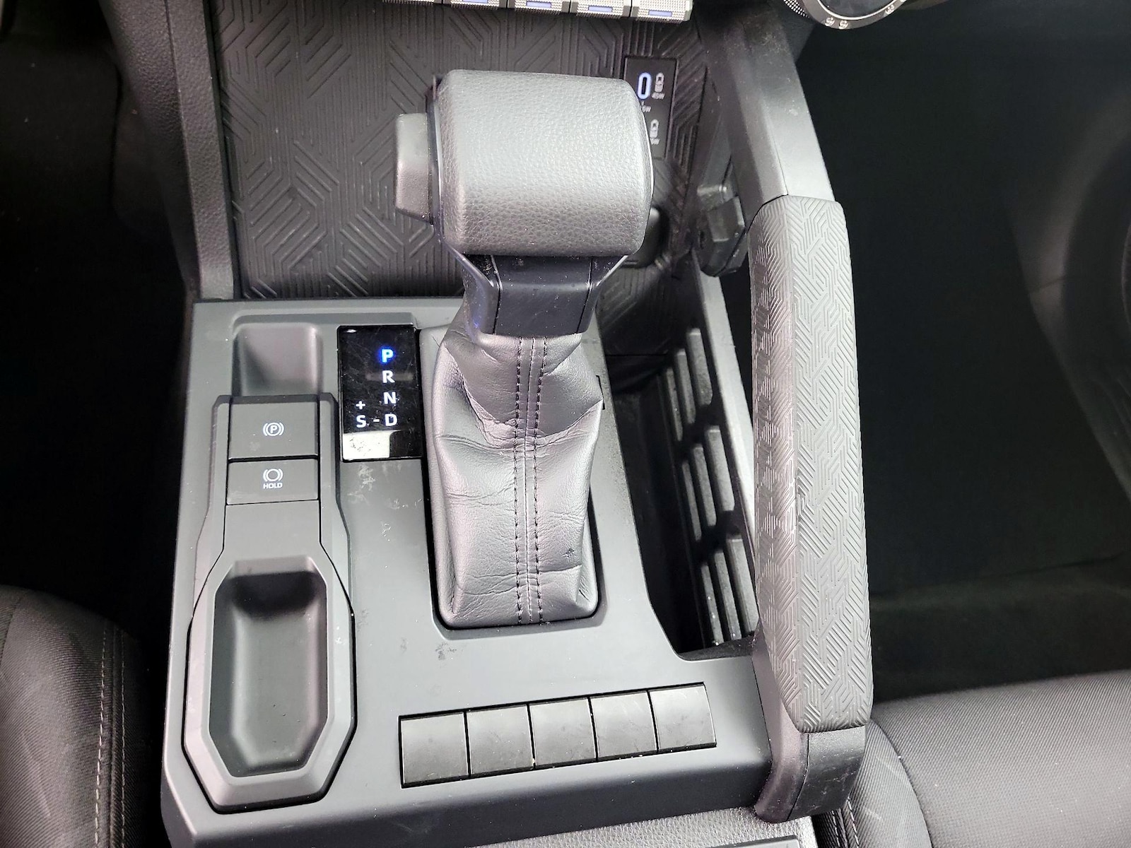 2025 Toyota Tacoma SR - Photo 16