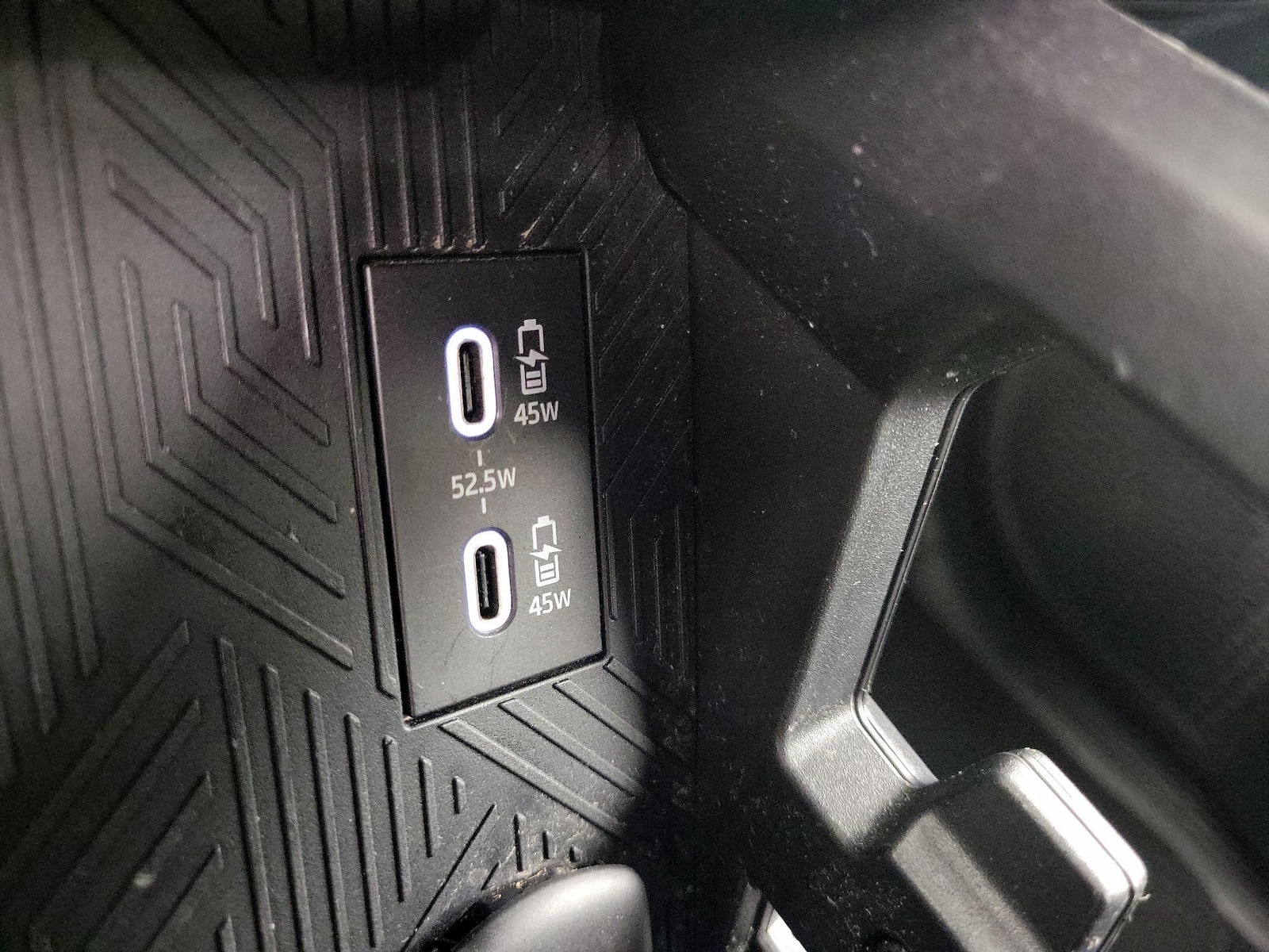 2025 Toyota Tacoma SR - Photo 17