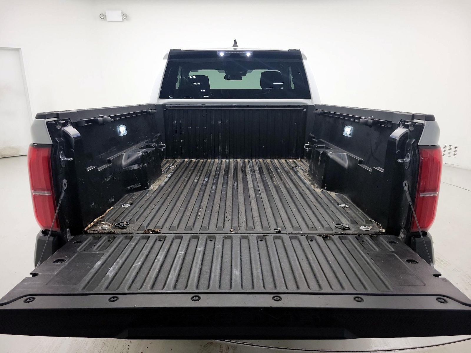 2025 Toyota Tacoma SR - Photo 19