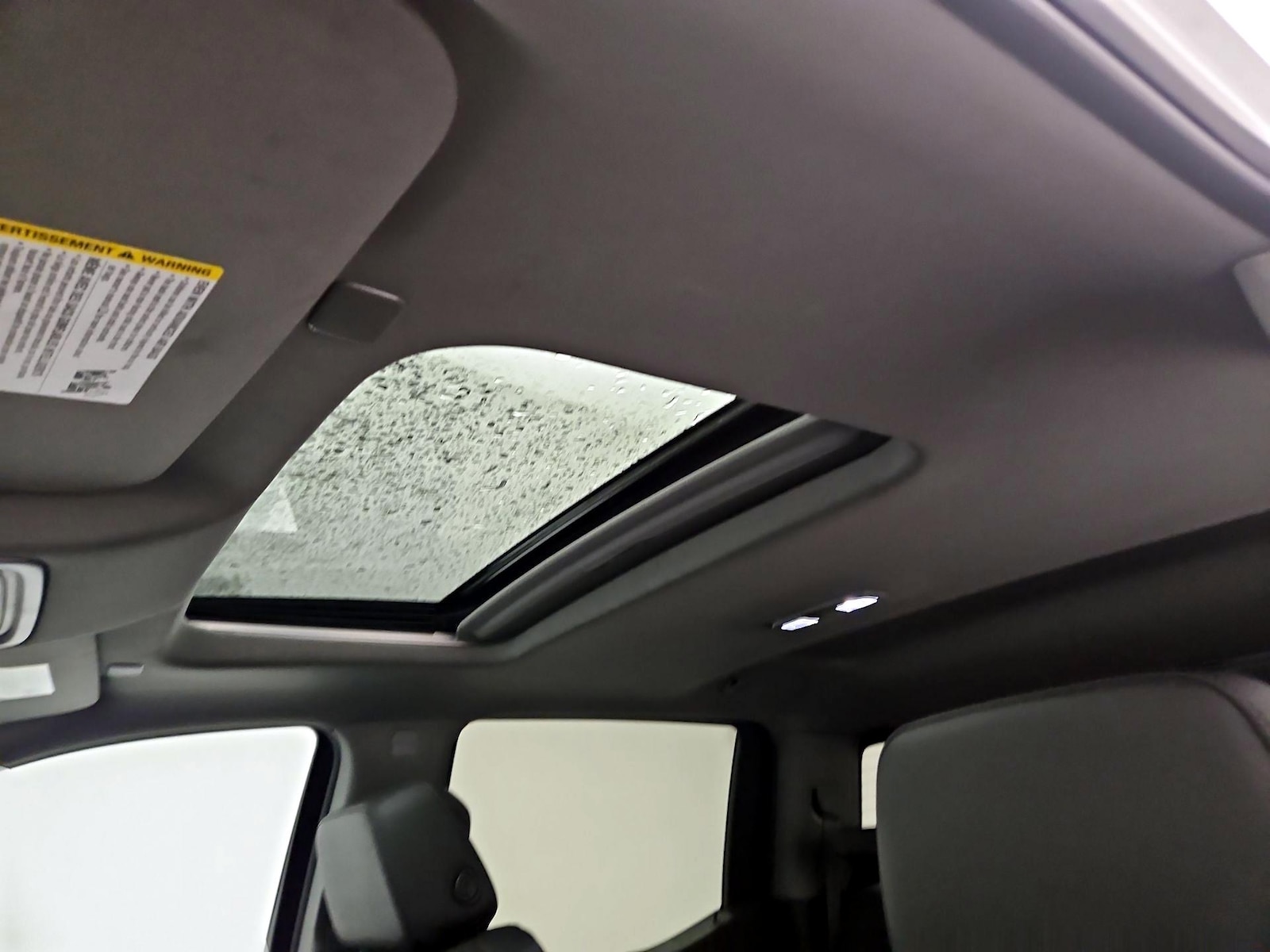 Sunroof(s) & Overhead Airbags