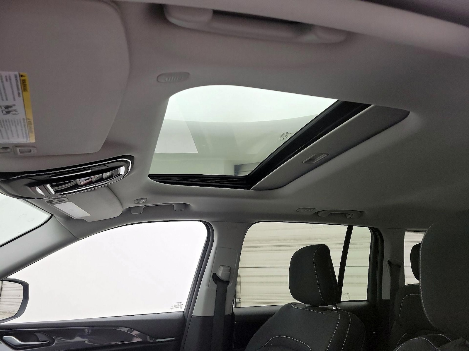 Sunroof(s) & Overhead Airbags