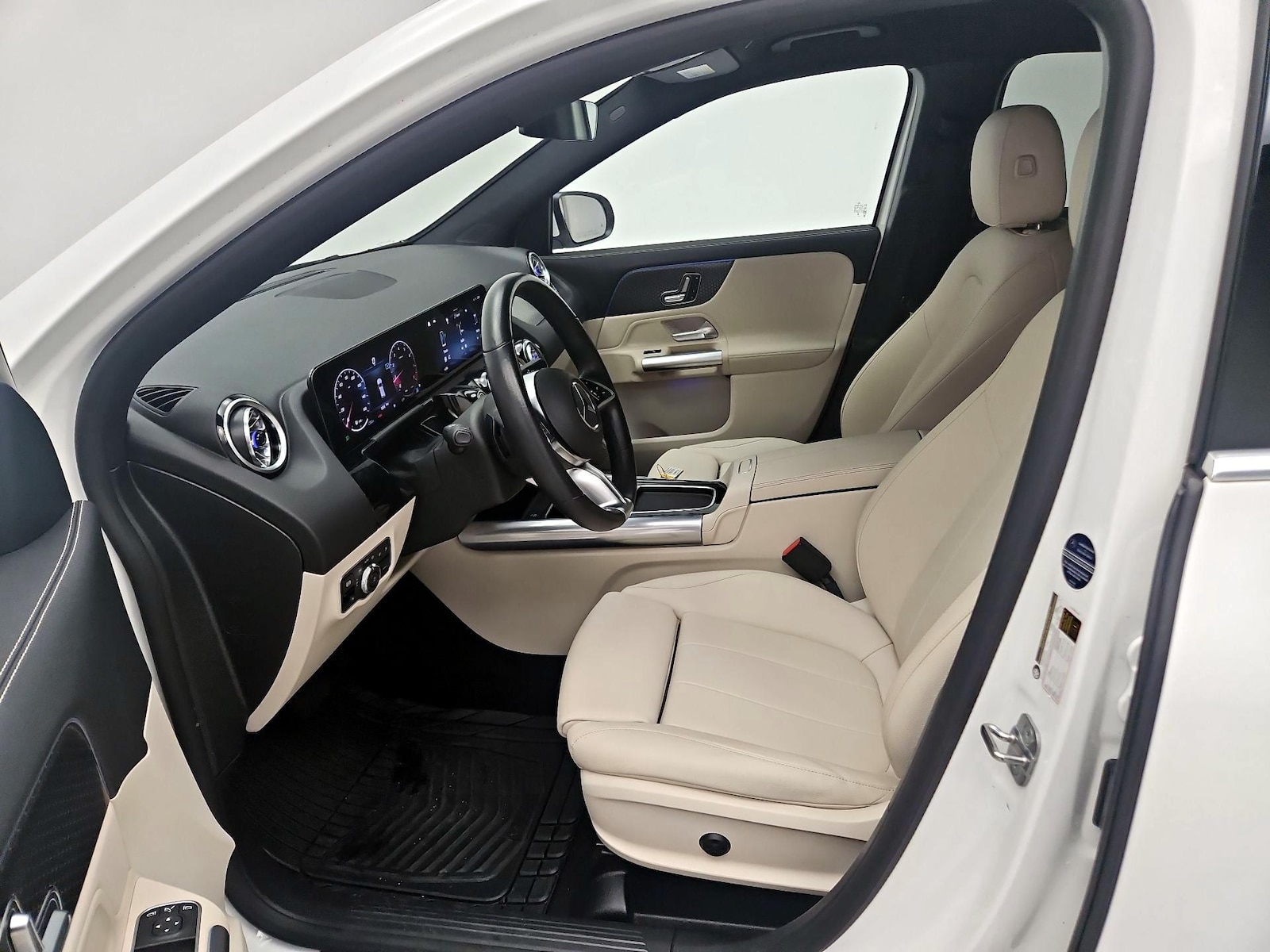 Side Airbags & Leatherette Seats