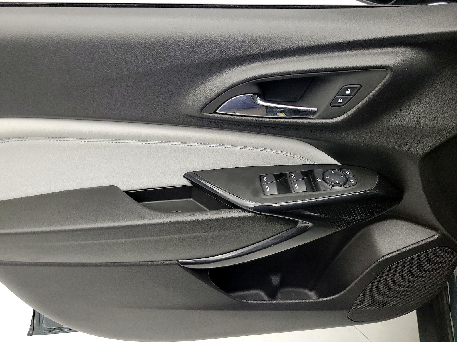 2025 Chevrolet Trax LT - Photo 13