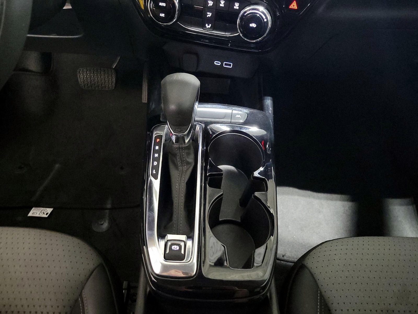 2025 Chevrolet Trax LT - Photo 17