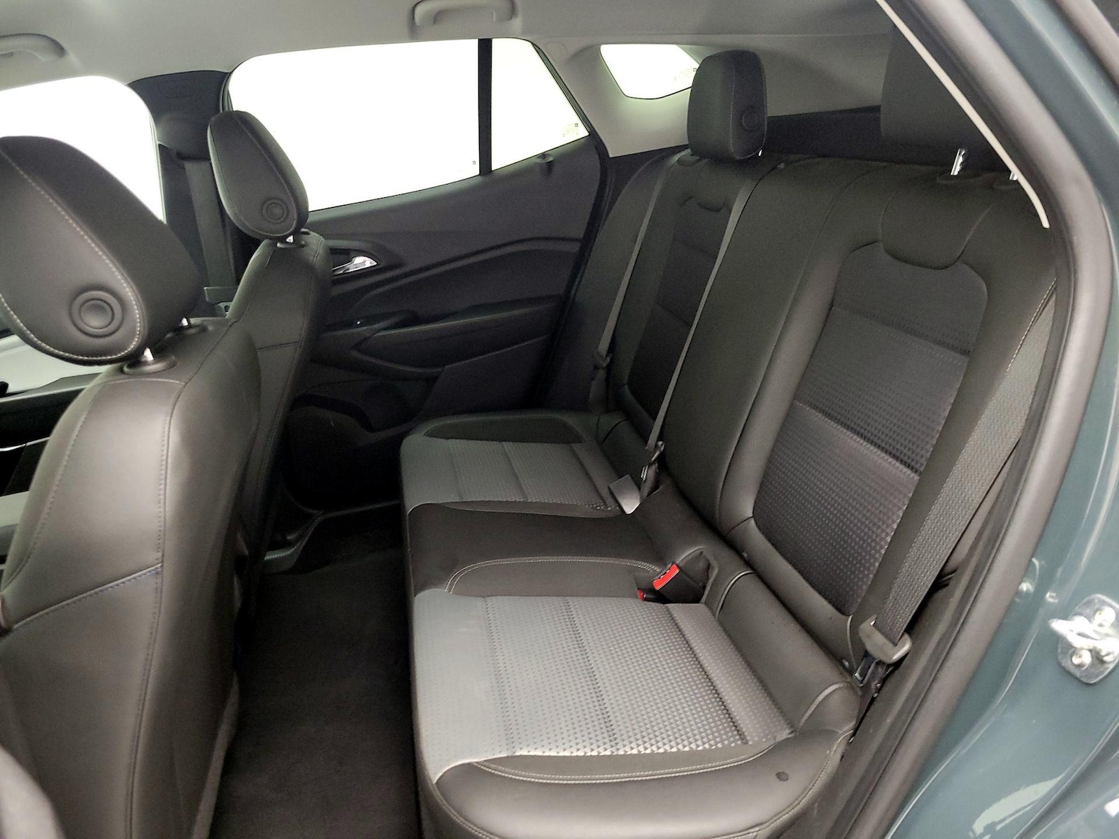 2025 Chevrolet Trax LT - Photo 19