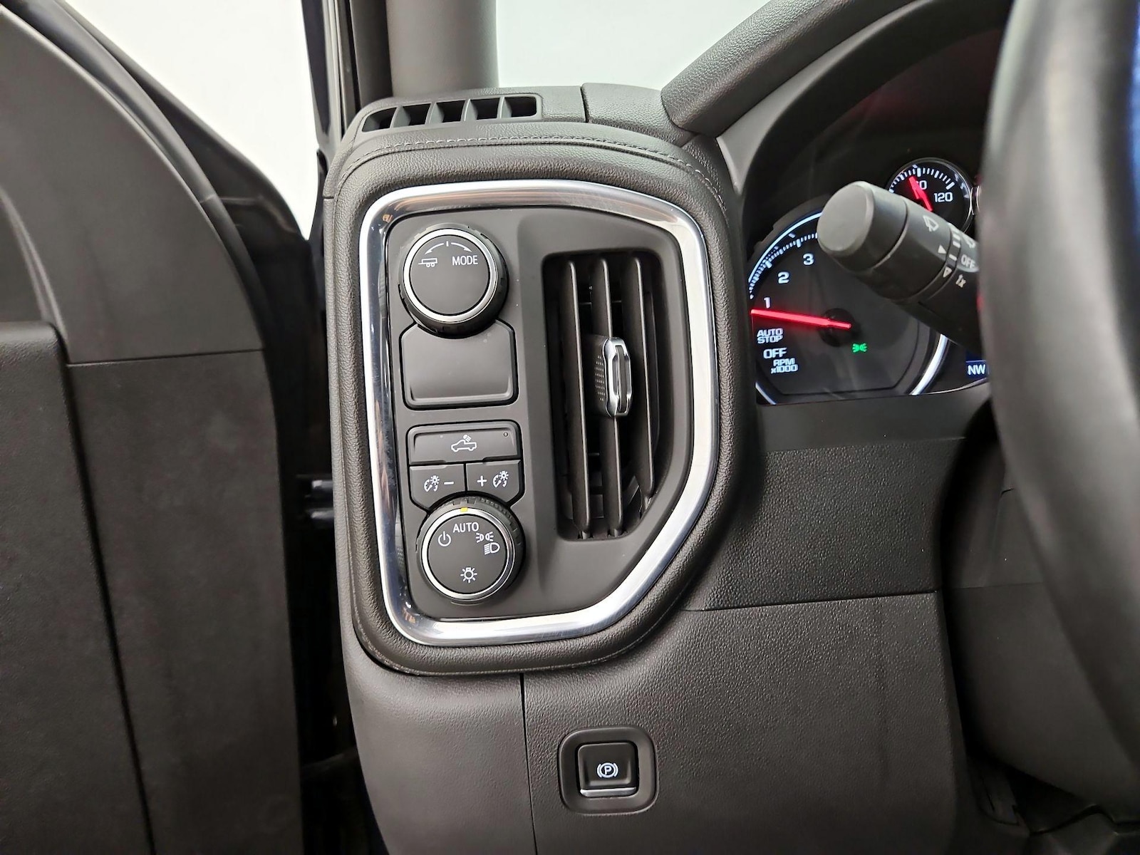 2021 Chevrolet Silverado 1500 LT - Photo 14