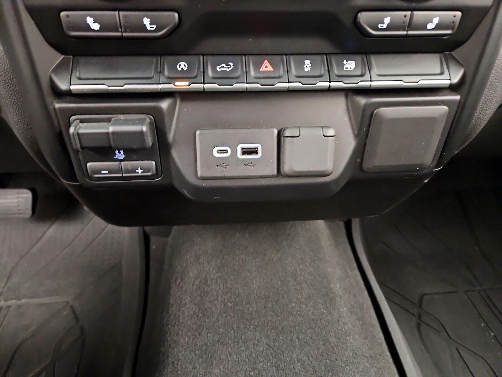 2021 Chevrolet Silverado 1500 LT - Photo 19