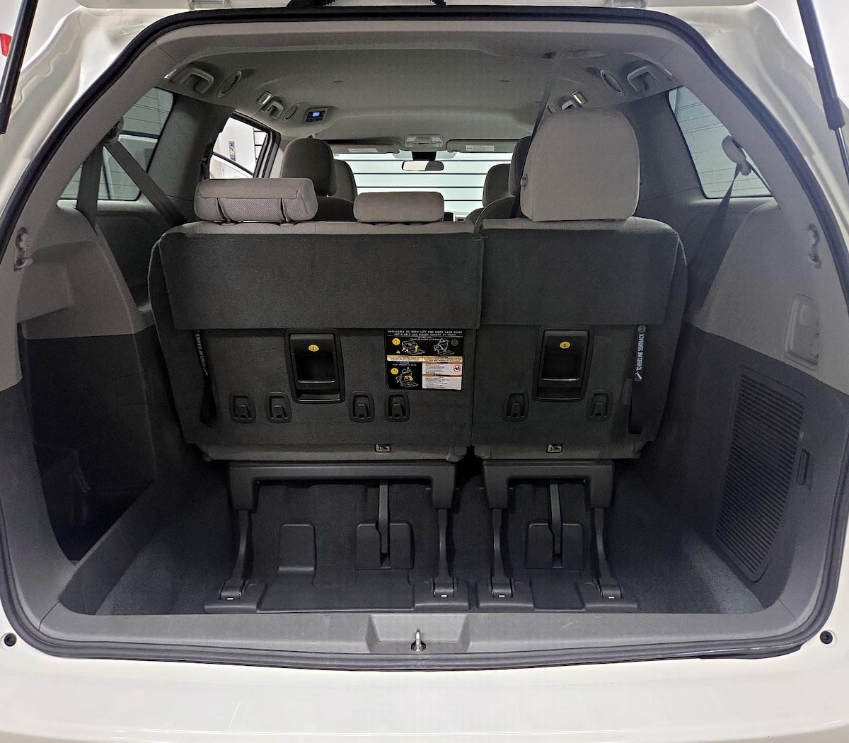 Trunk/Cargo (Seats Up)