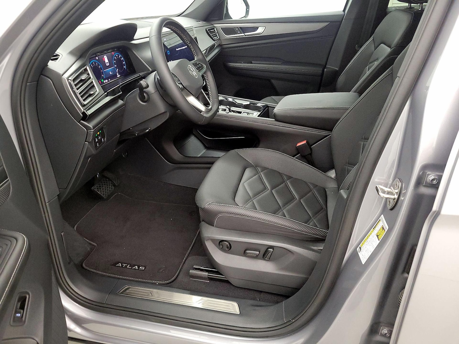 2024 Volkswagen Atlas Cross Sport SE w/Tech - Photo 12