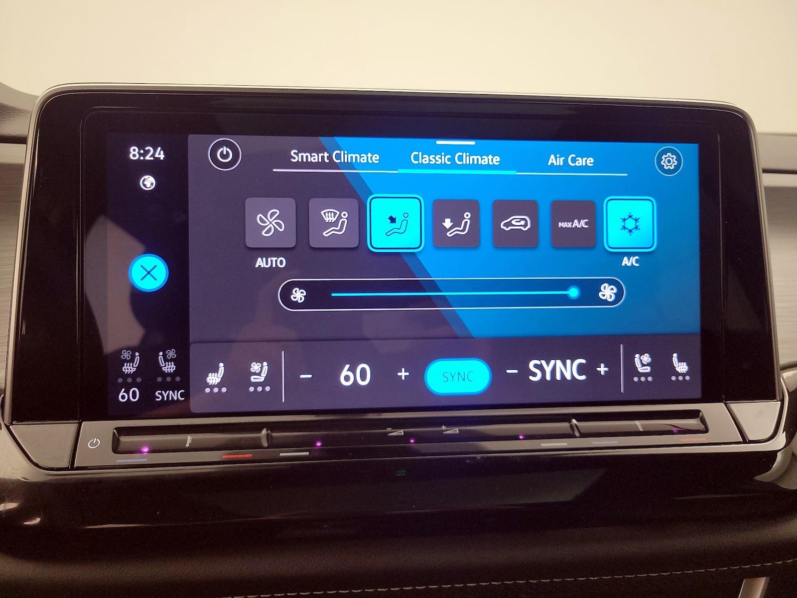 2024 Volkswagen Atlas Cross Sport SE w/Tech - Photo 18