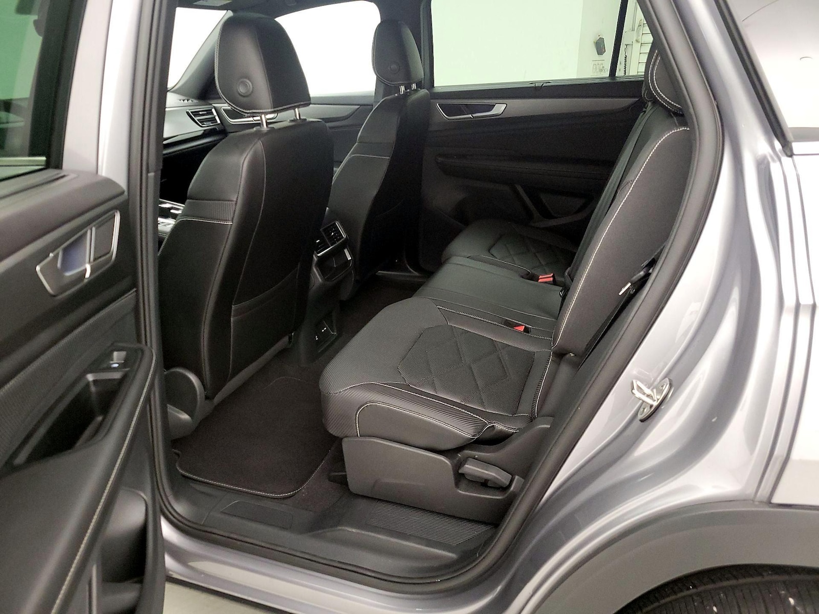 2024 Volkswagen Atlas Cross Sport SE w/Tech - Photo 22