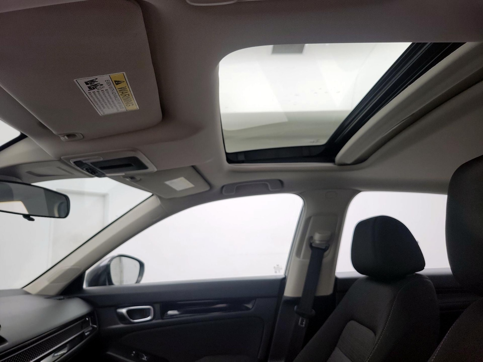 Sunroof(s) & Overhead Airbags