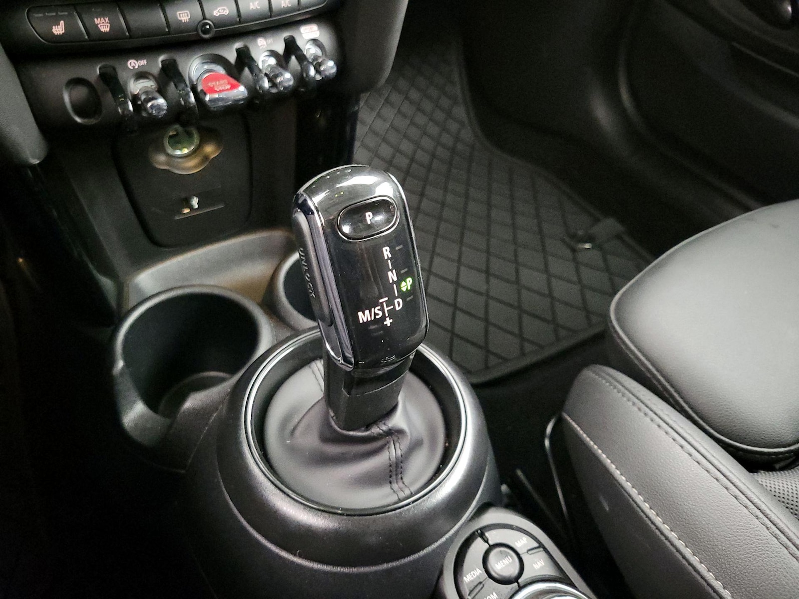 2024 MINI Hardtop 2 Door S - Photo 19
