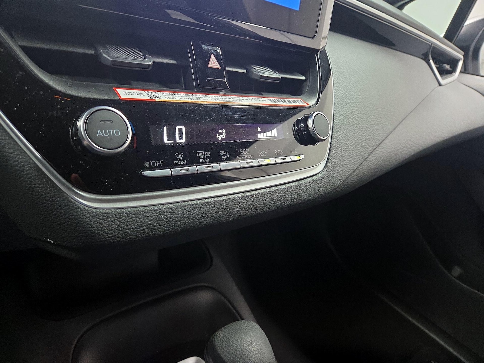 2026 Toyota Corolla SE - Photo 16