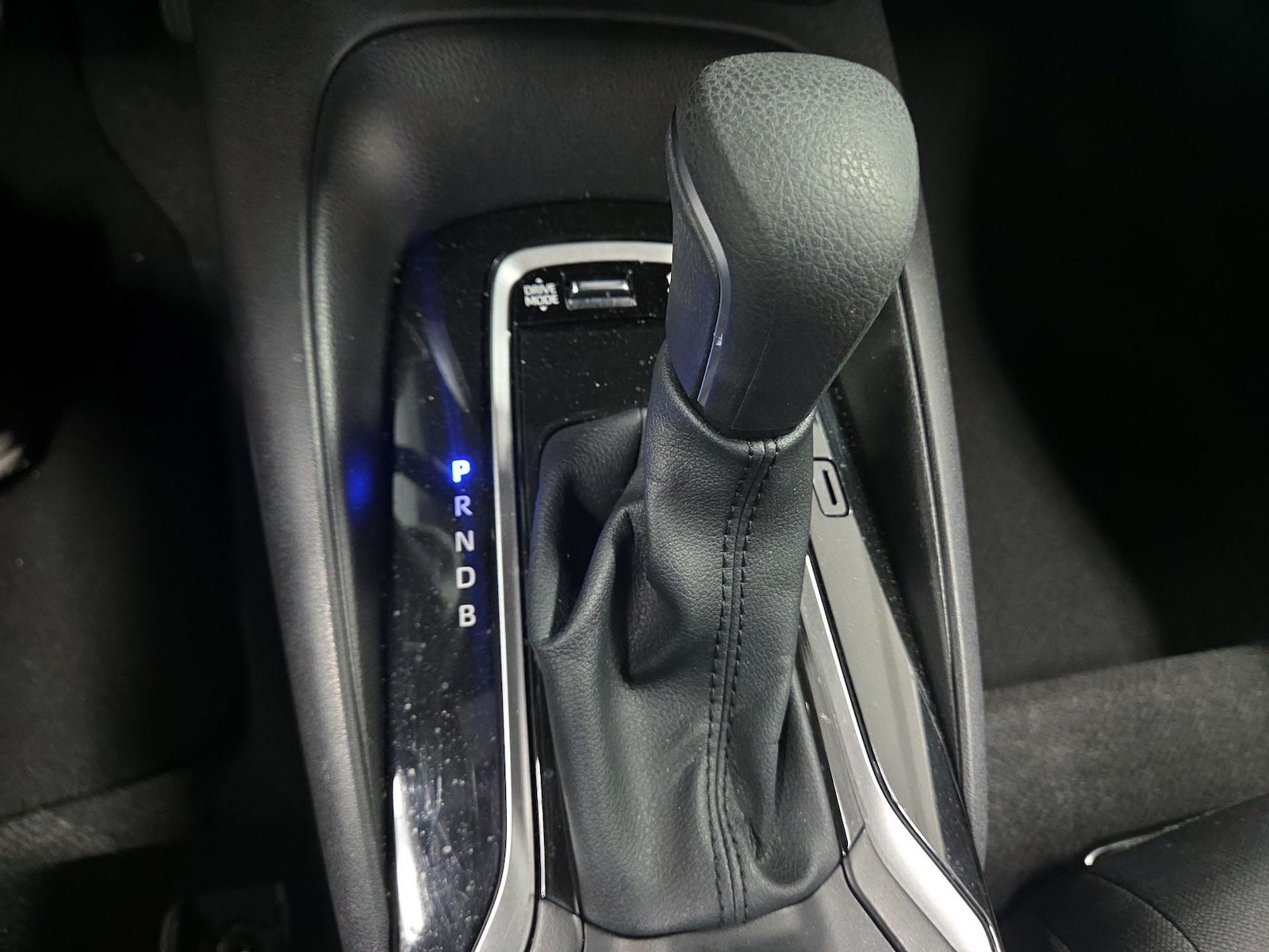 2026 Toyota Corolla SE - Photo 17