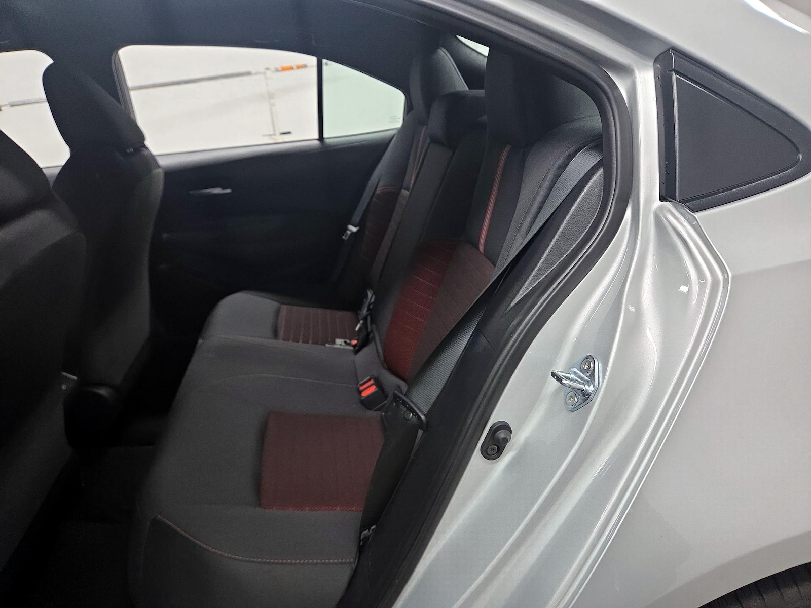 2026 Toyota Corolla SE - Photo 18