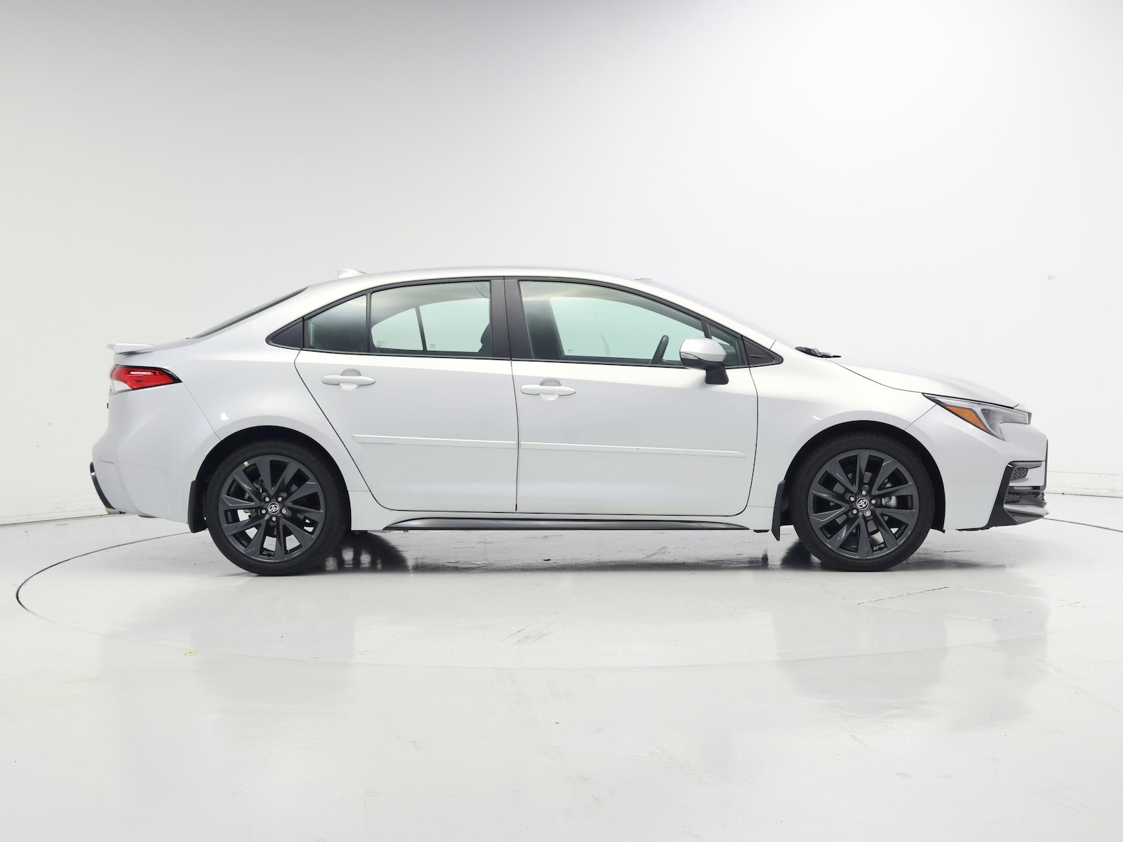 2026 Toyota Corolla SE - Photo 8