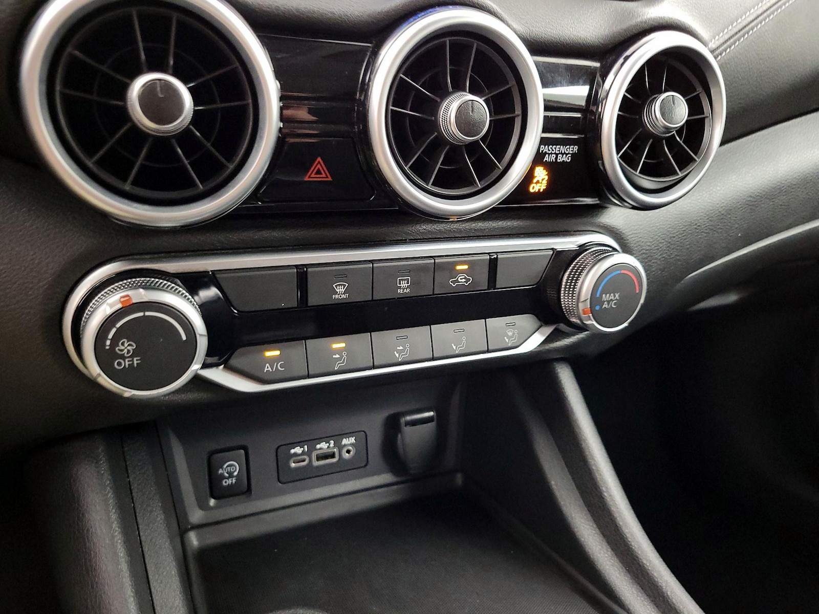 2024 Nissan Sentra SV - Photo 17