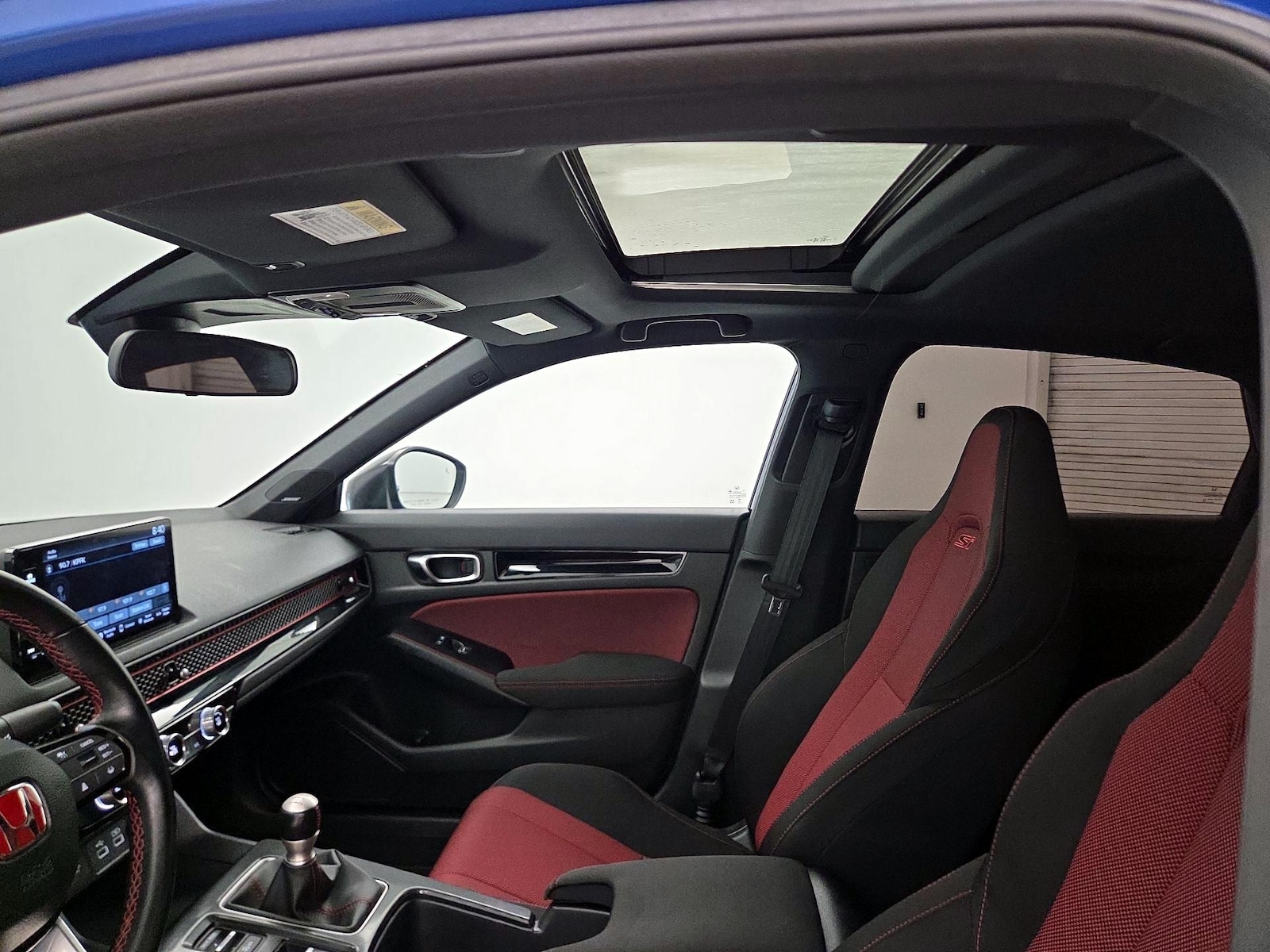 Sunroof(s) & Overhead Airbags