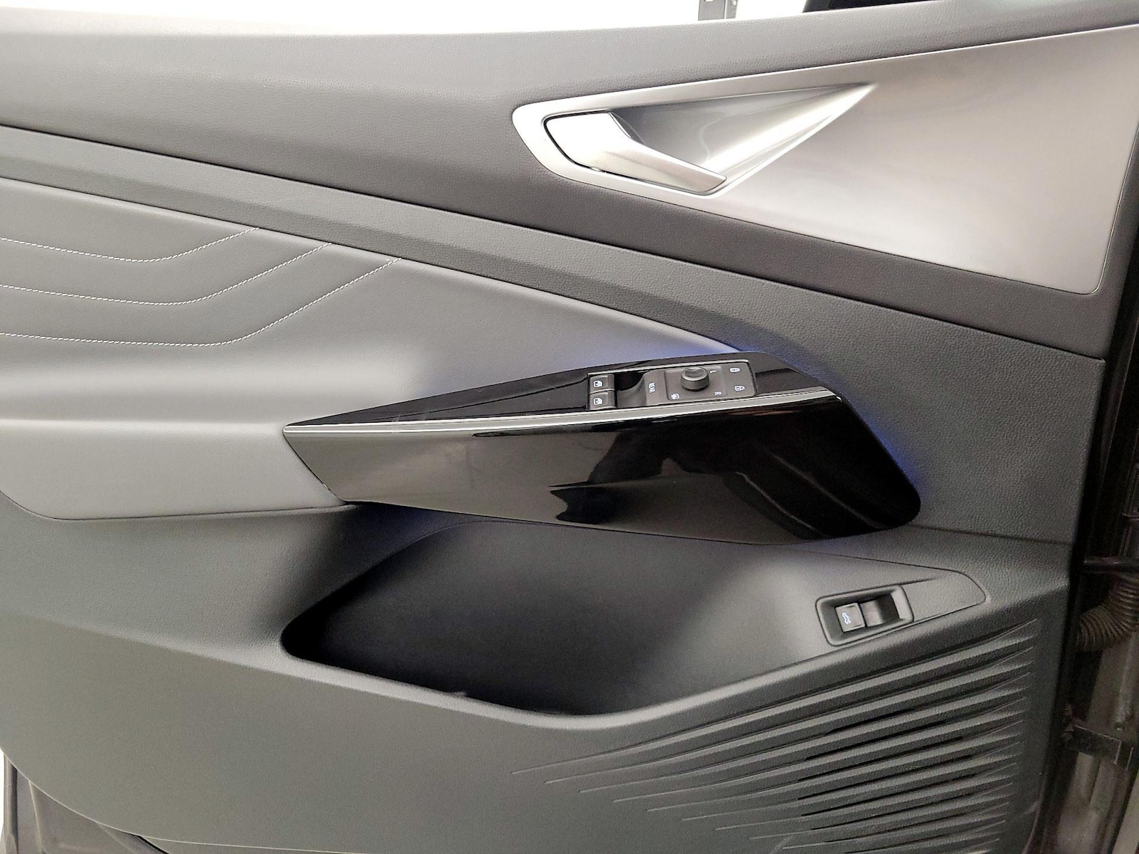 2023 Volkswagen ID.4 S - Photo 11