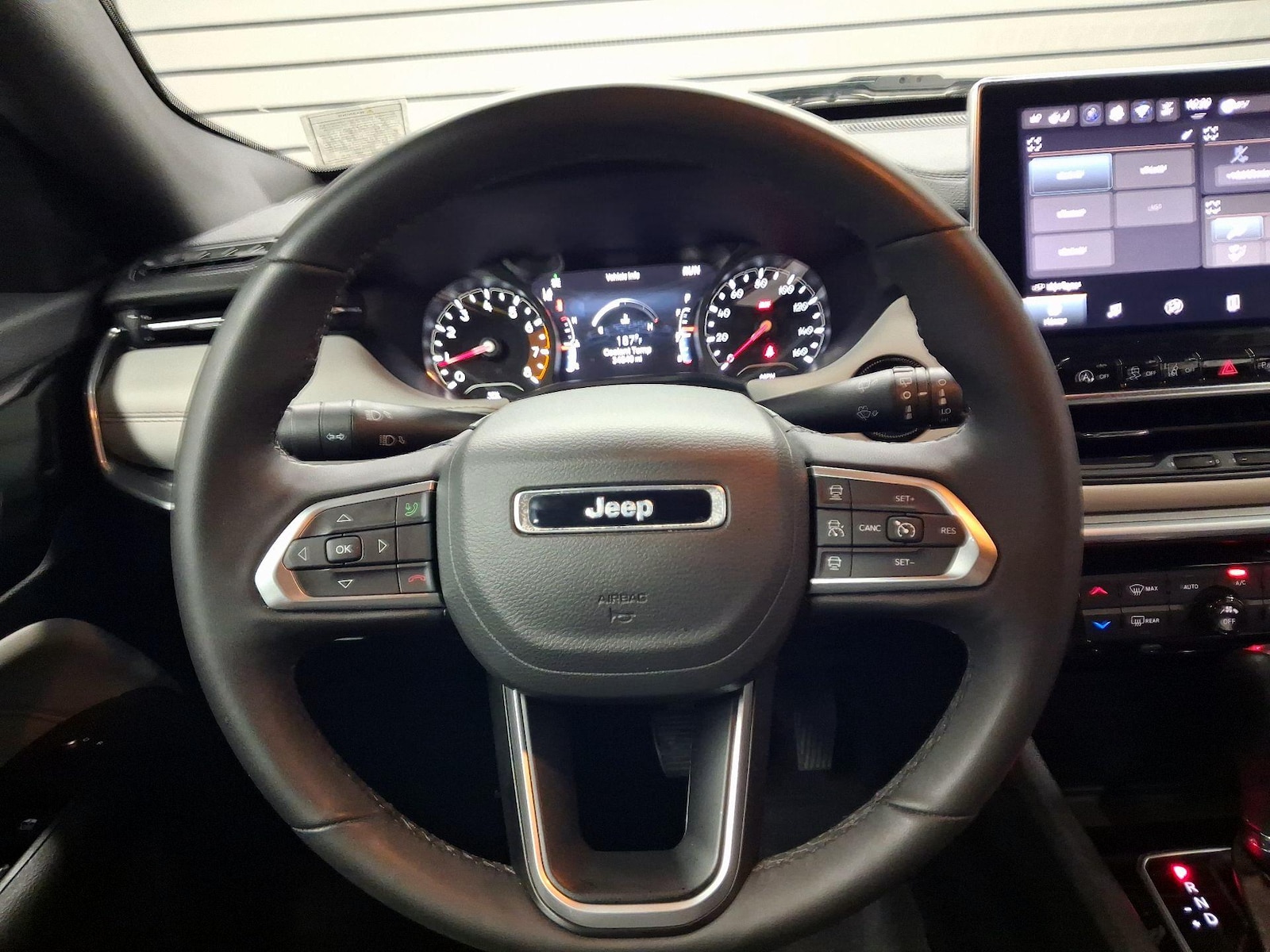2025 Jeep Compass Limited - Photo 11