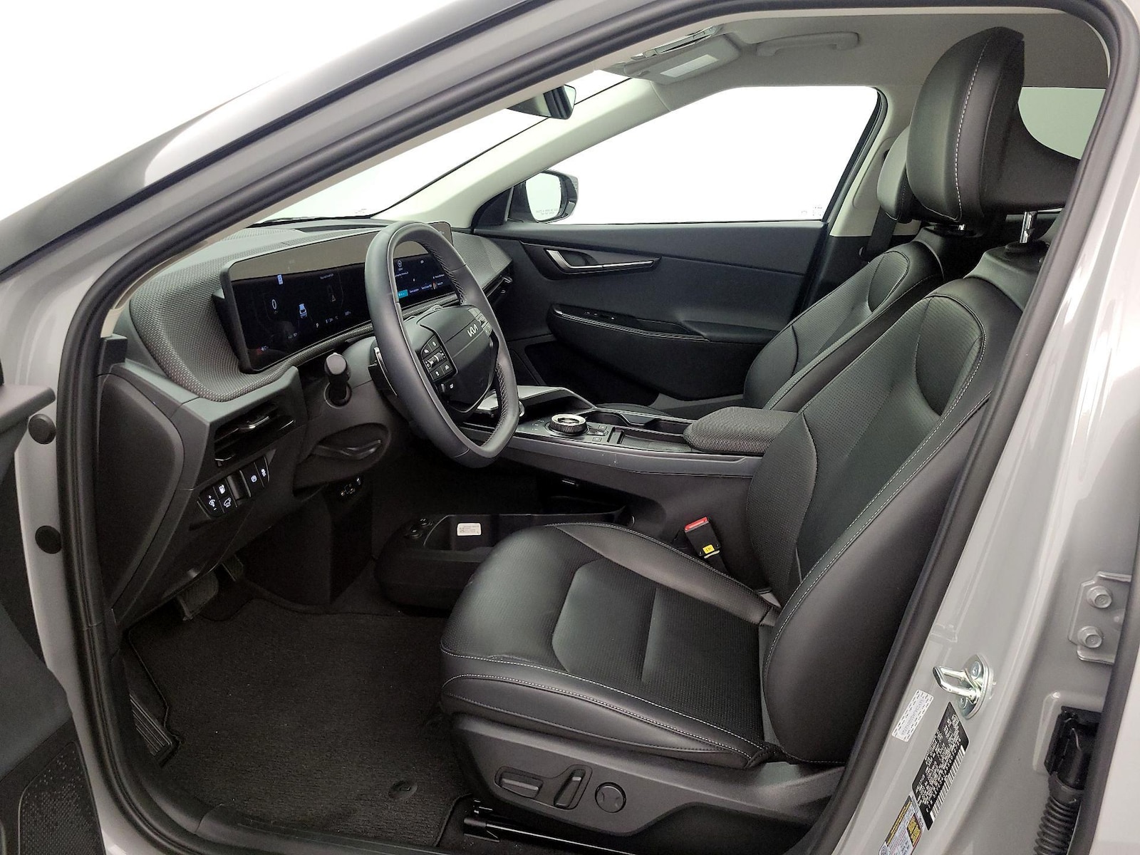 2025 Kia EV6 Wind - Photo 12