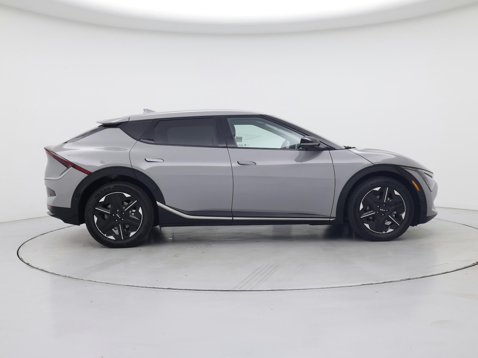 2025 Kia EV6 Wind - Photo 8