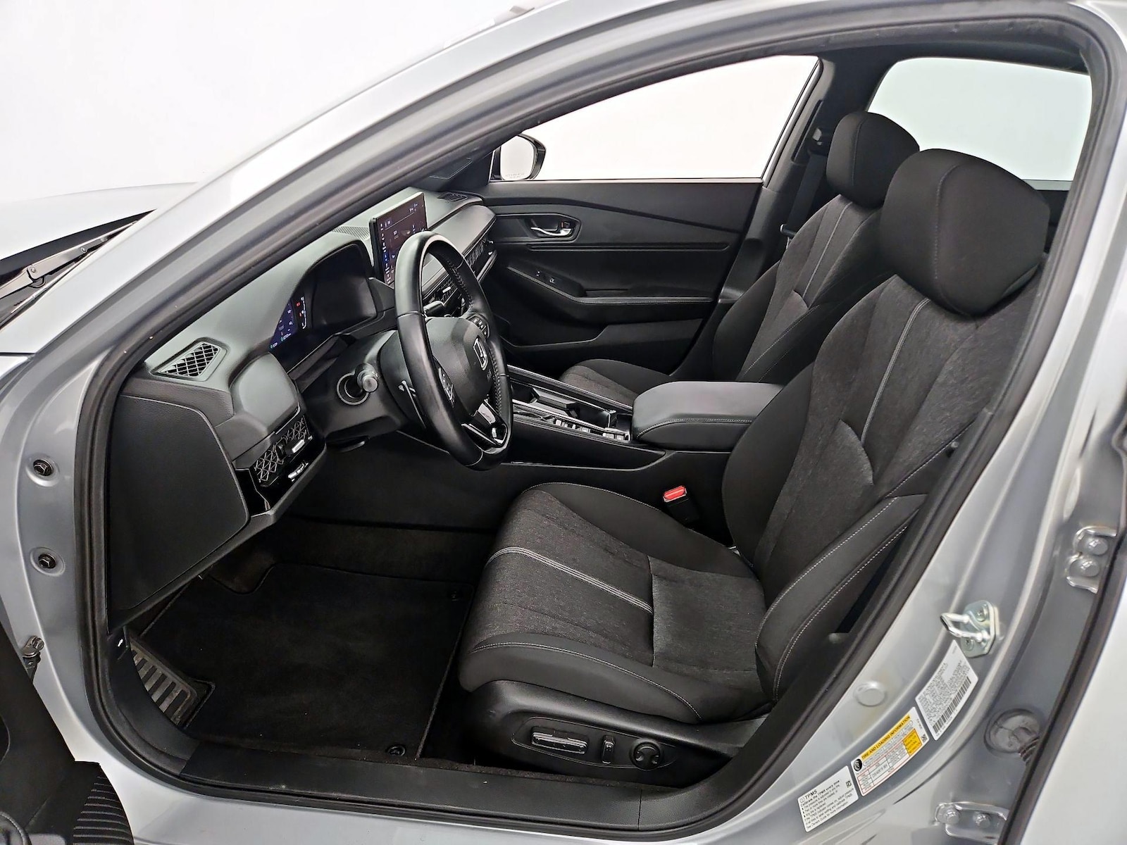 Power Seat(s) & Side Airbags