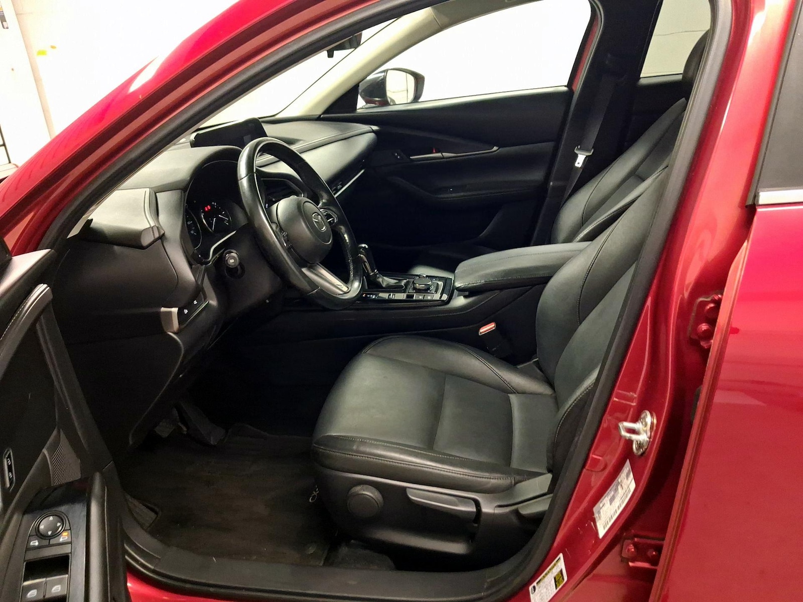 Side Airbags & Leatherette Seats
