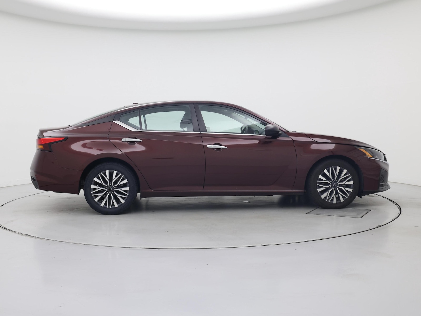 2024 Nissan Altima SV - Photo 8