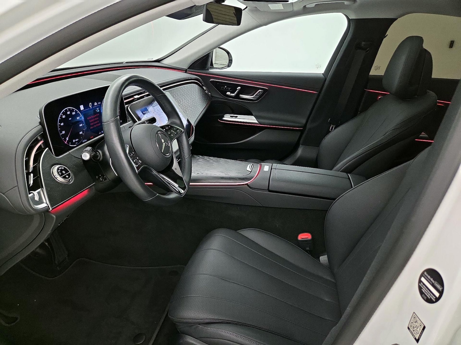 2025 Mercedes-Benz E-Class E350 - Photo 12