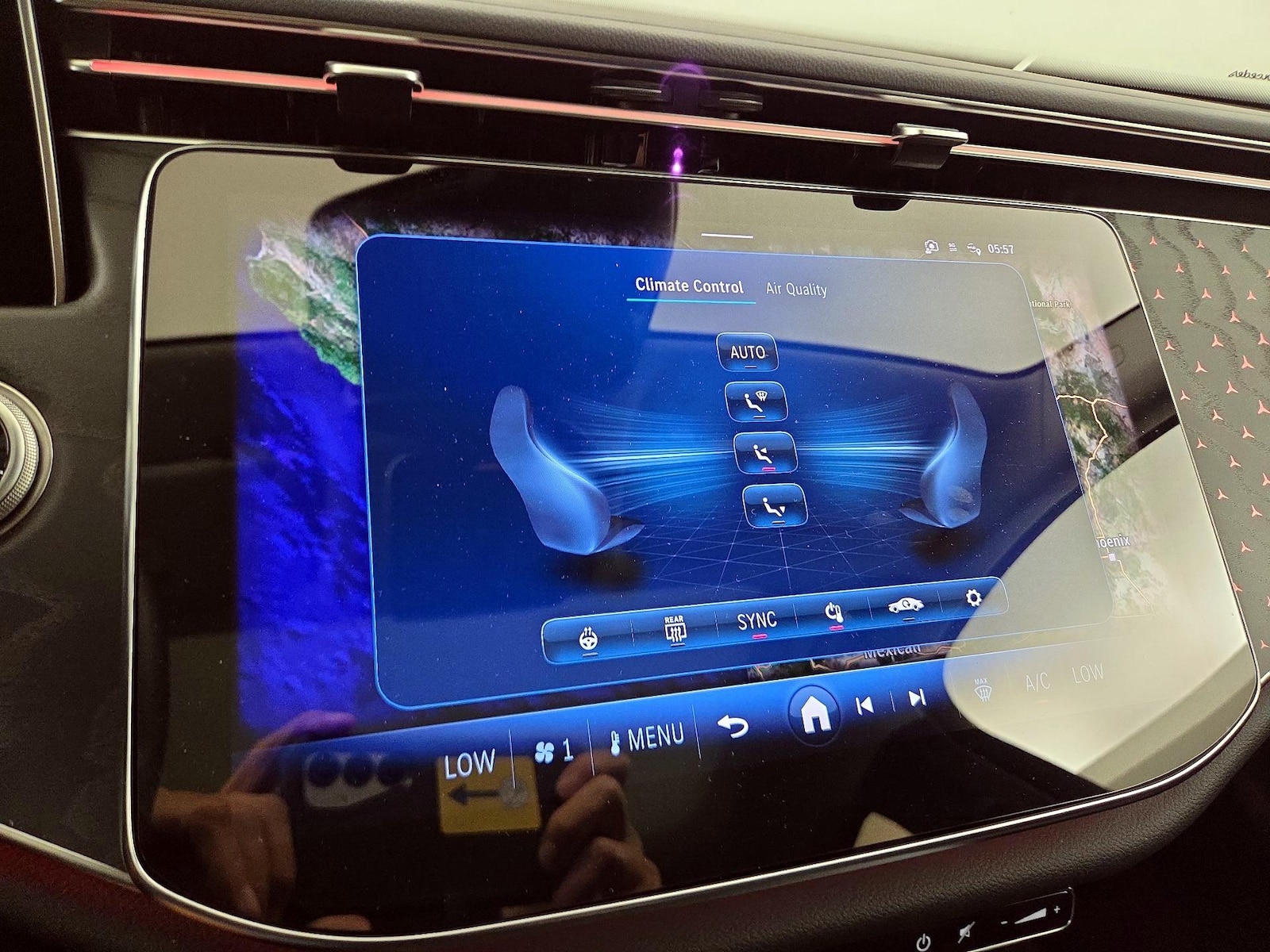 2025 Mercedes-Benz E-Class E350 - Photo 18