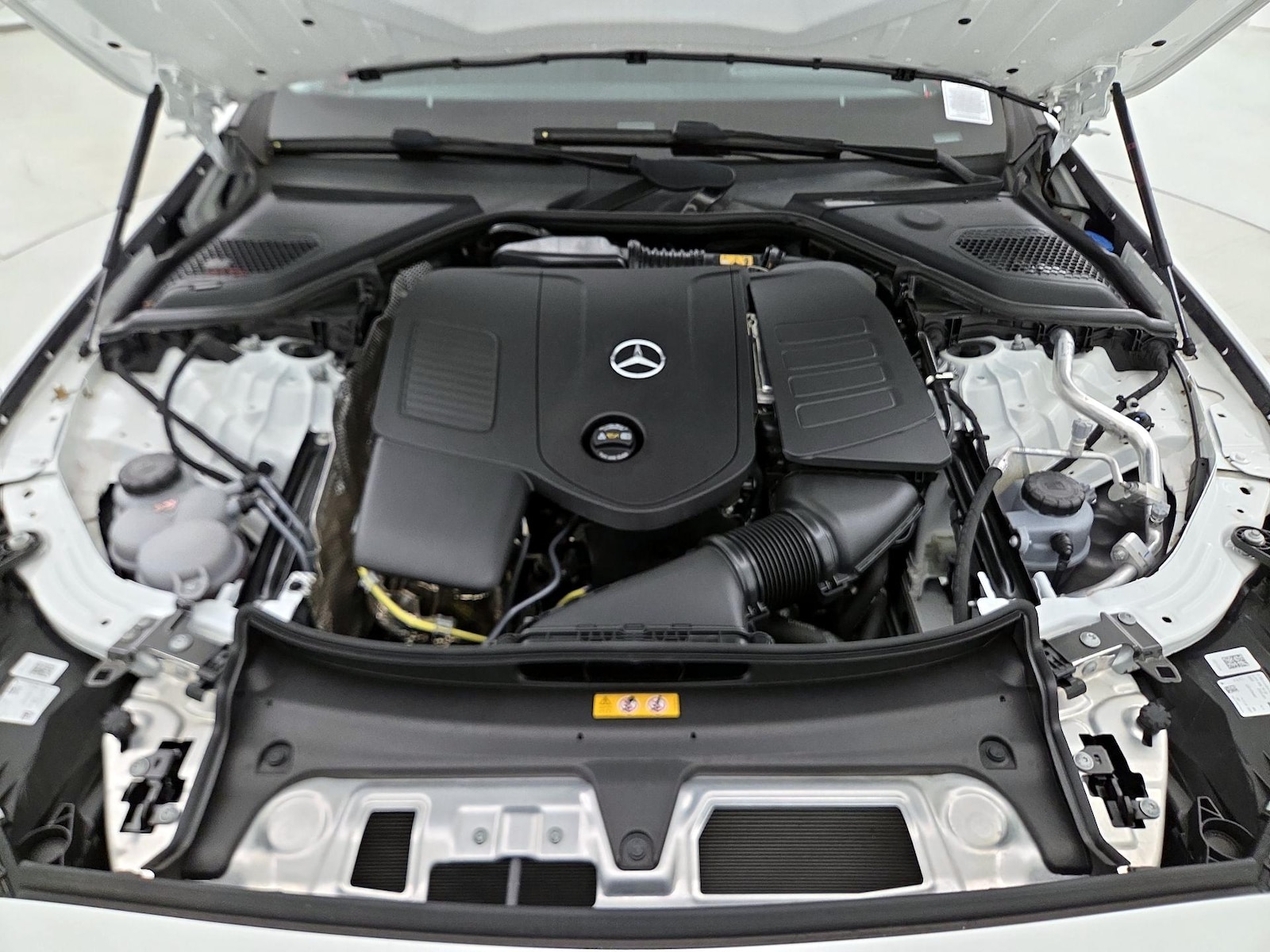 2025 Mercedes-Benz E-Class E350 - Photo 24