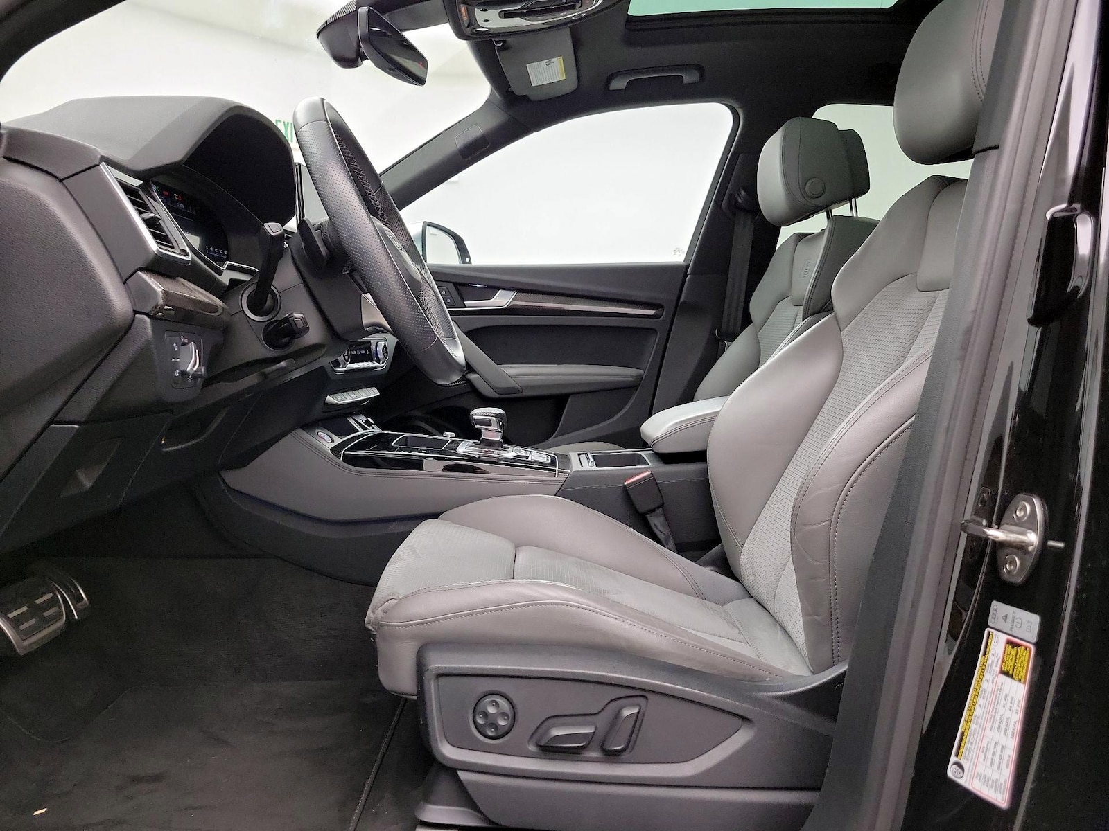 2022 Audi SQ5 Premium Plus - Photo 12