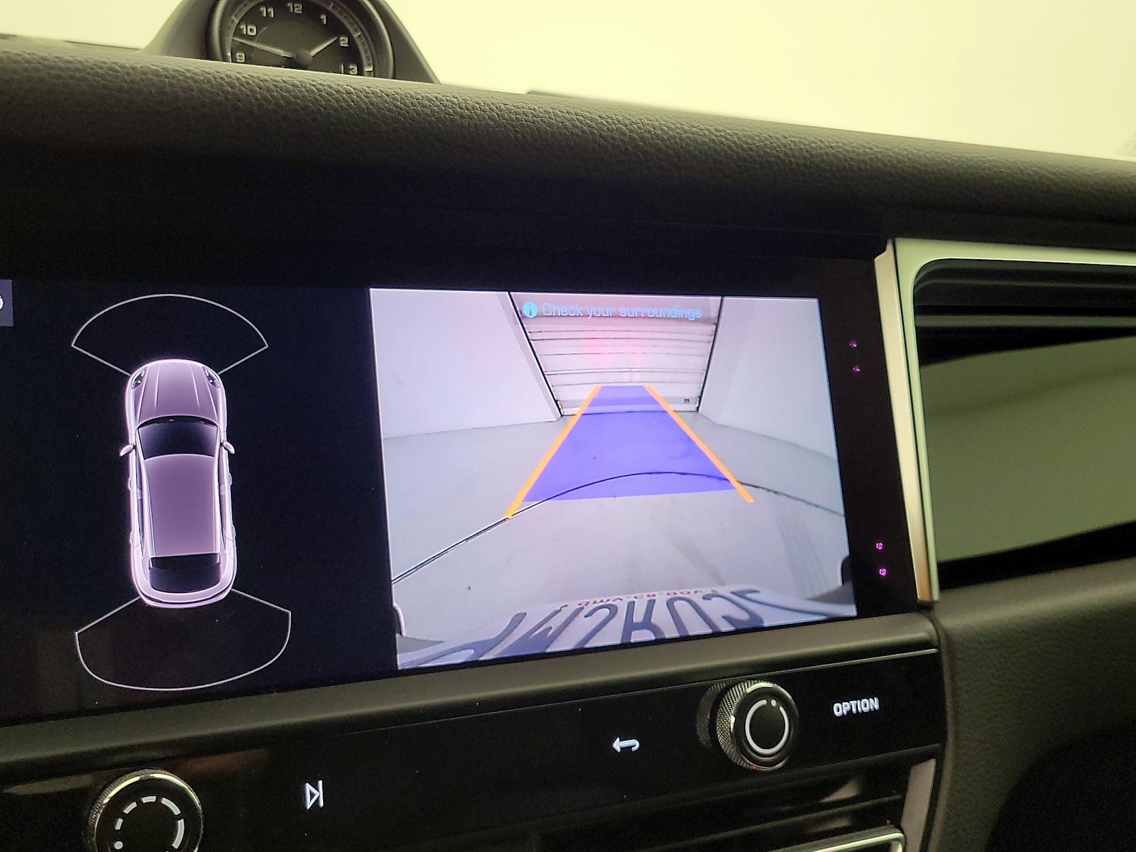 2024 Porsche Macan - Photo 16