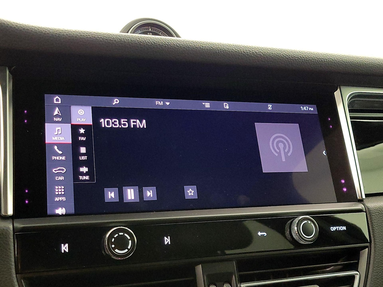 2024 Porsche Macan - Photo 17
