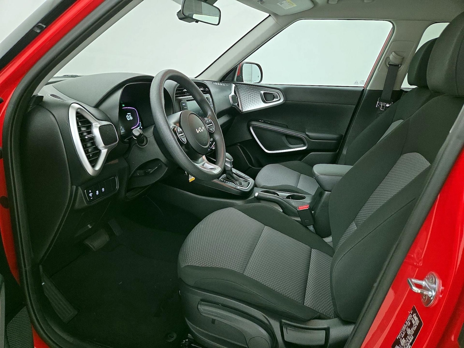 2023 Kia Soul LX - Photo 12