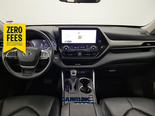White 2023 Toyota Highlander SUV / Crossover Front-Wheel Drive Automatic
