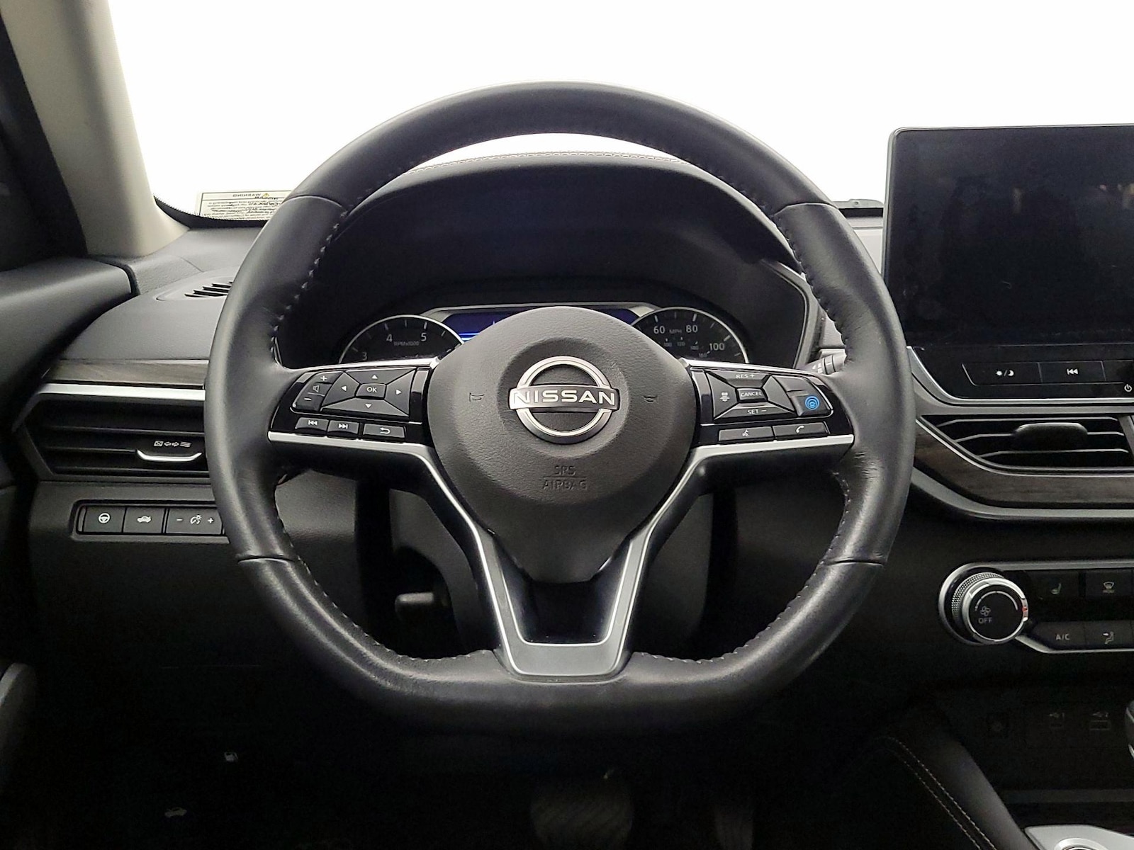 2023 Nissan Altima SV - Photo 11