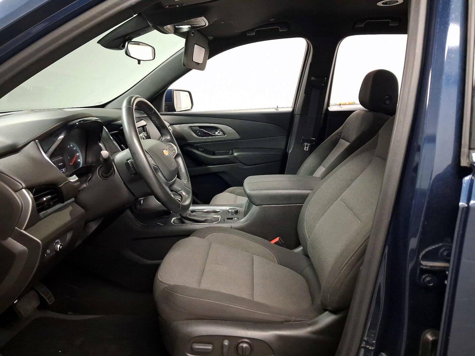 Power Seat(s) & Side Airbags