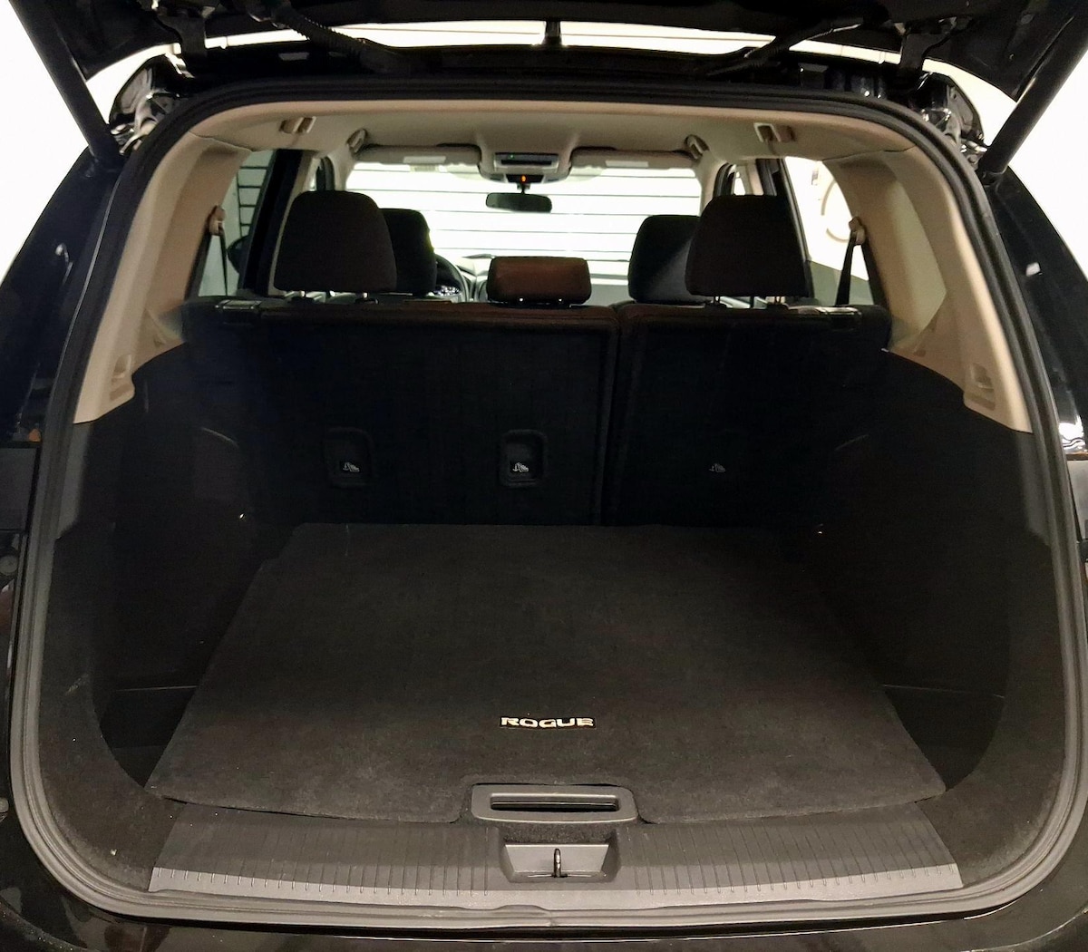 Trunk/Cargo (Seats Up)